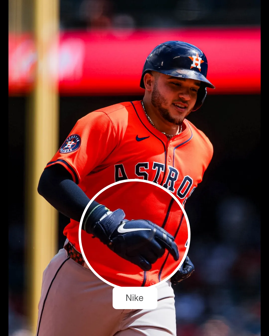 Yainer Diaz showcasing his Nike batting gloves